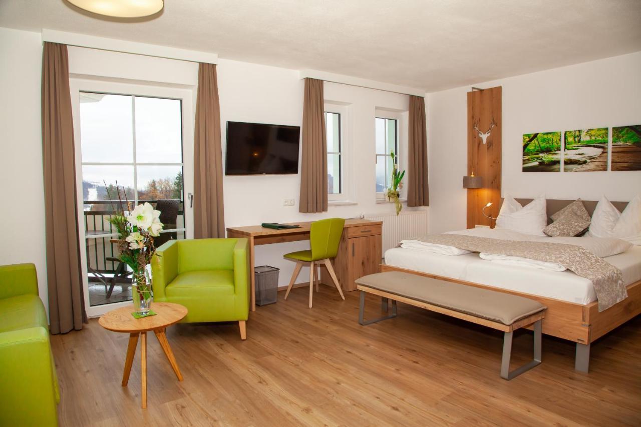 Hotel Irmgard Strass im Attergau Exterior photo